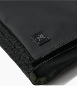 Roark Travel Roll Bag Black New
